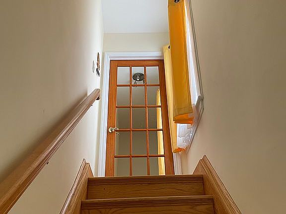 3rd image of 19 Simonson Ave