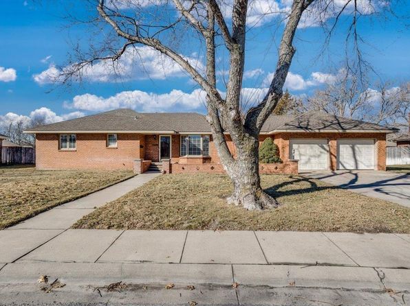 2609 Westminster Dr, Hutchinson, KS 67502