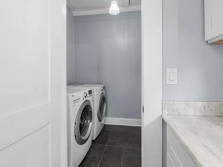 835 S Robertson Ave — Photo 23
