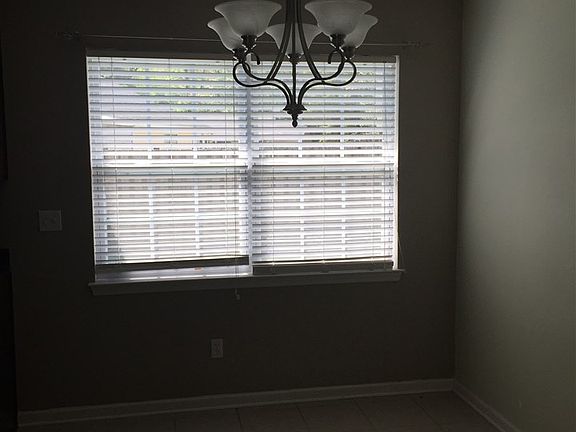 4th image of 106 Cochise St