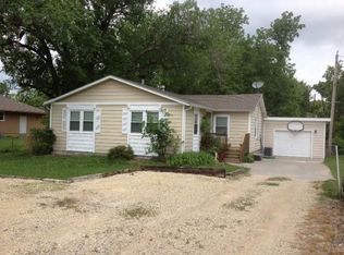 2730 Kimball Ave, Manhattan, KS 66502