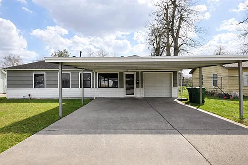 618 Fostoria Ln Photo 1