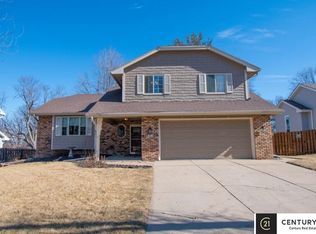 807 S Taylor St, Papillion, NE 68046