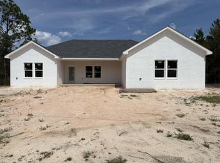 290 E Picasso Cir, Defuniak Springs, FL 32433