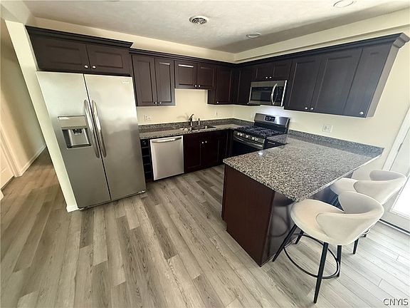 3rd image of 6636 Bishop Rd