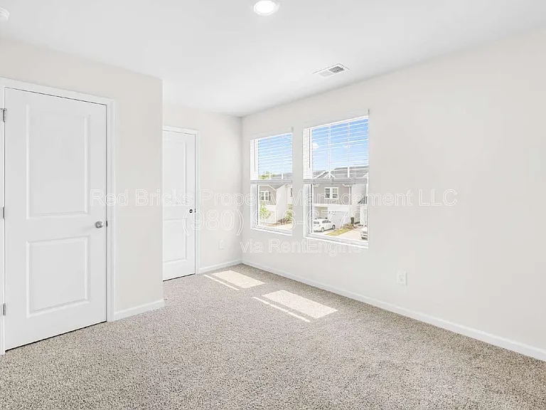 2220 Belterra Dr — Photo 17