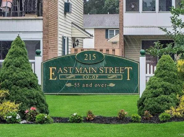 215 Main #37, East Islip, NY 11730