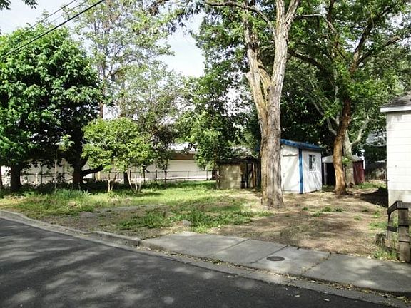 2nd image of 420 Yama St