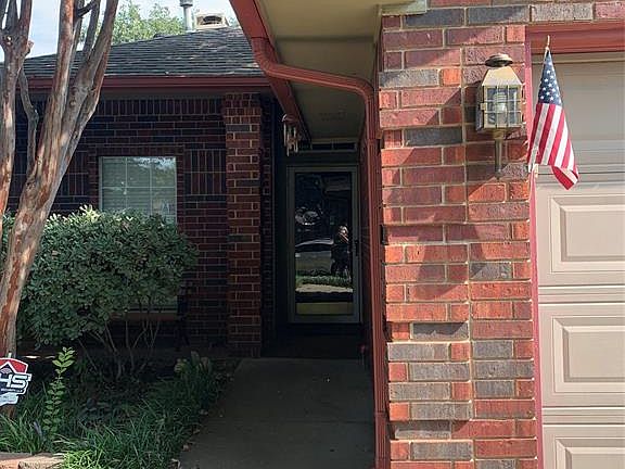 3rd image of 604 Oak Meadow Dr
