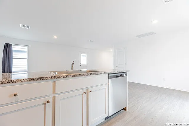 4136 Cove Fls — Photo 11