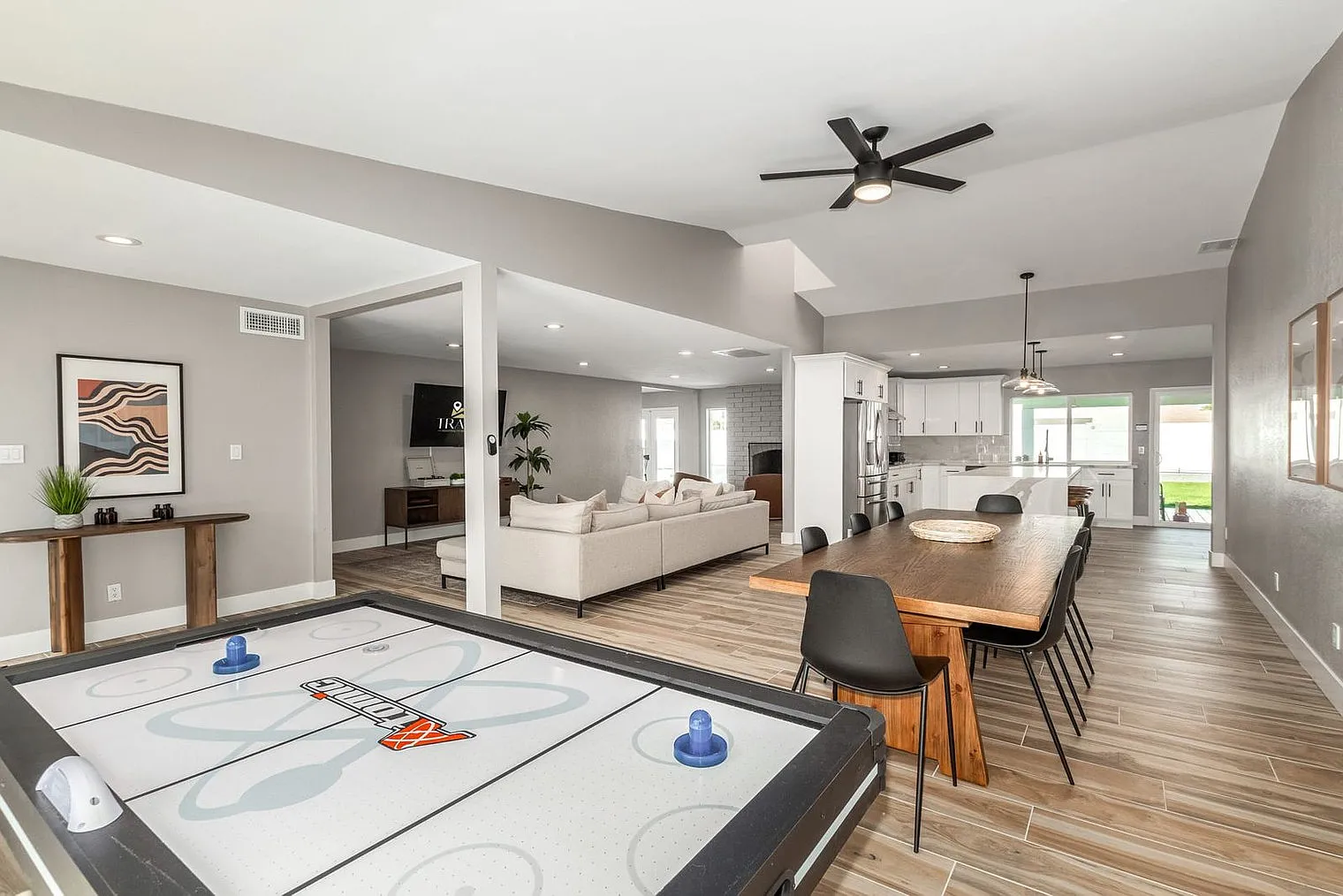 5 bed, 3.0 bath, 2917 sqft, $10,257 — Photo 1