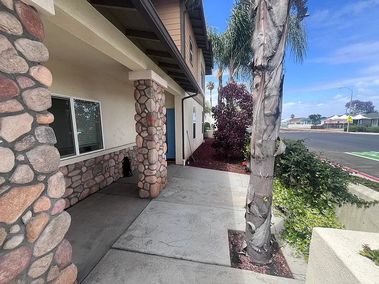 1291 Donax Ave — Photo 7