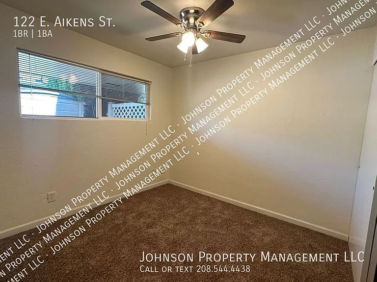 122 E Aikens Rd — Photo 4