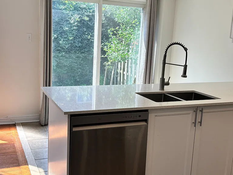 31 Robertson Rd — Photo 6