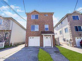 32 Union Ave, Staten Island, NY