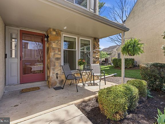 3rd image of 1604 Cotswald Ct #1604