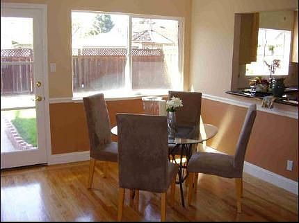 3rd image of 2243 Consuelo Ave