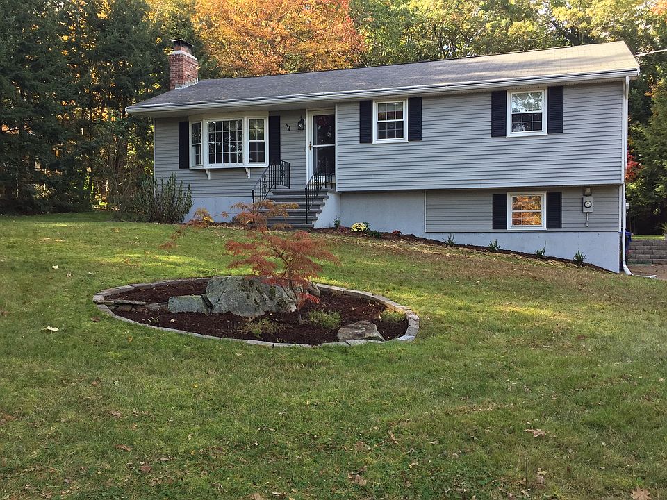 1st image of 12 Sparhawk Dr