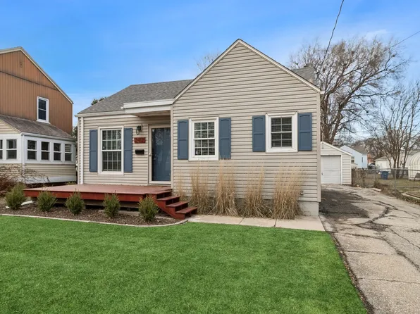 2412 47th St, Des Moines, IA 50310