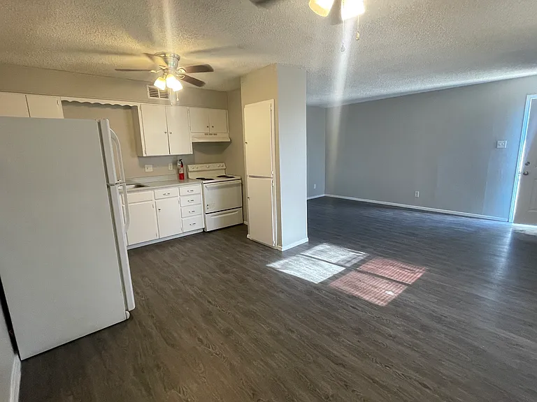 607 Parsons St #1 — Photo 2