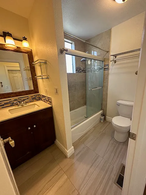 3 bed, 1000 sqft, $4,500 — Photo 2
