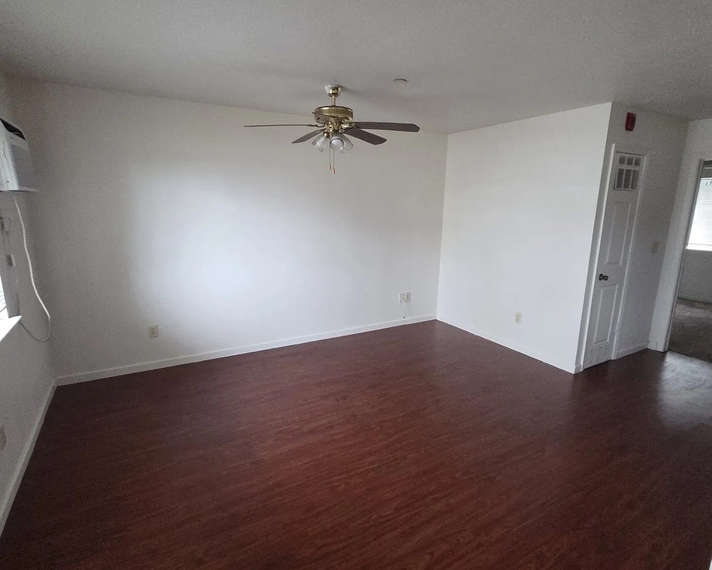 2 bed, $1,050 — Photo 3