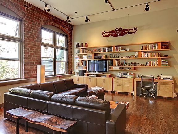 5th image of 81 Vine St Unit 1