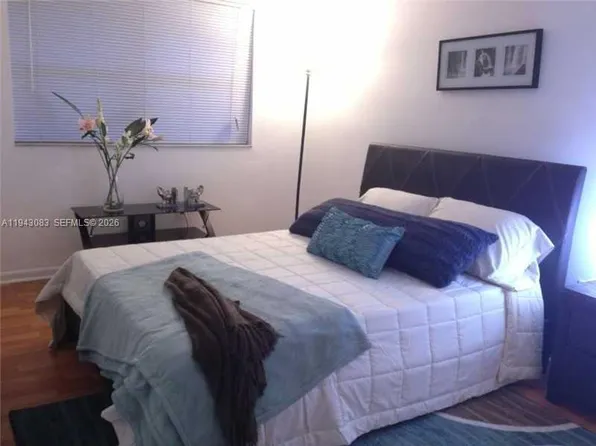 15600 SW 80th St #L-302, Miami, FL 33193