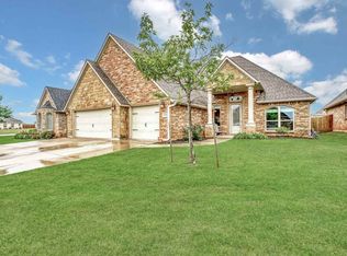 6806 SW Oak Pointe Blvd, Lawton, OK 73505