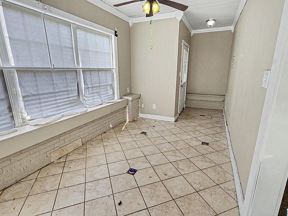 4th image of 703 11th Ave