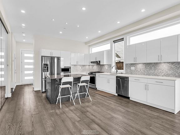 5th image of 409 W Keith Rd