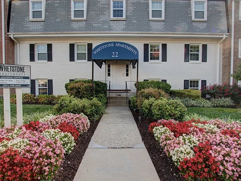 Entrance to leasing office and landscape