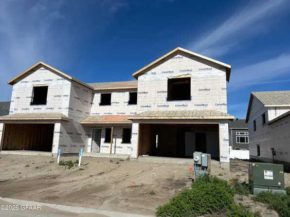 1812 Tobi Ln, Grand Forks, ND 58201