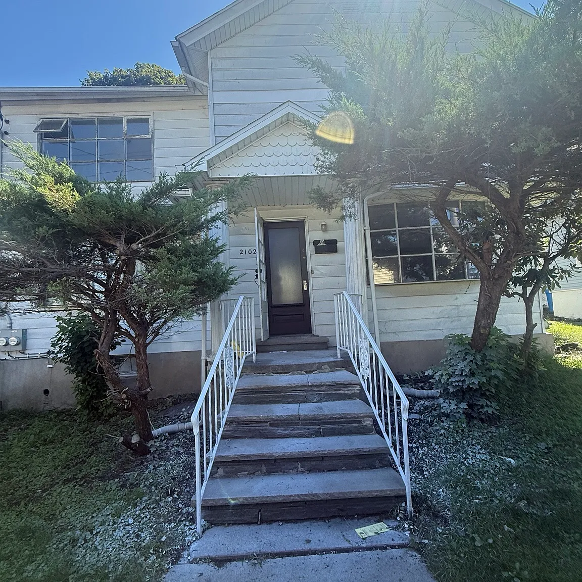 5 bed, $1,700 — Photo 1