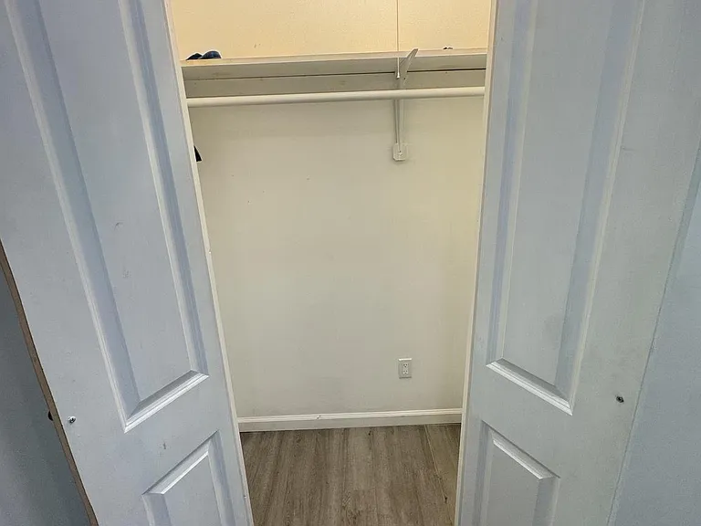 2328 Nicholas St — Photo 8
