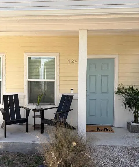 124 Lavaca Cir — Photo 4