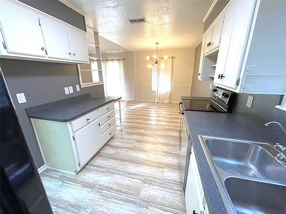 5th image of 1348 Inglewood Dr