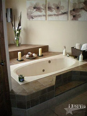 Jacuzzi tub