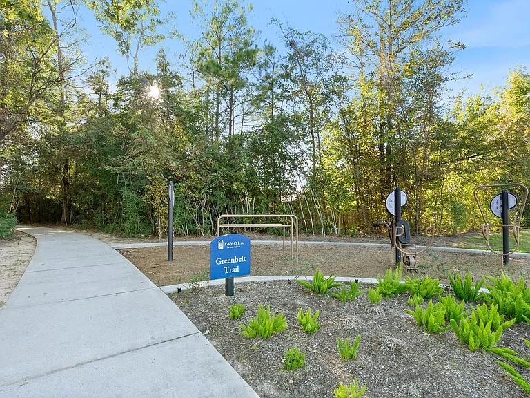 18716 Laurel Hills Dr — Photo 37