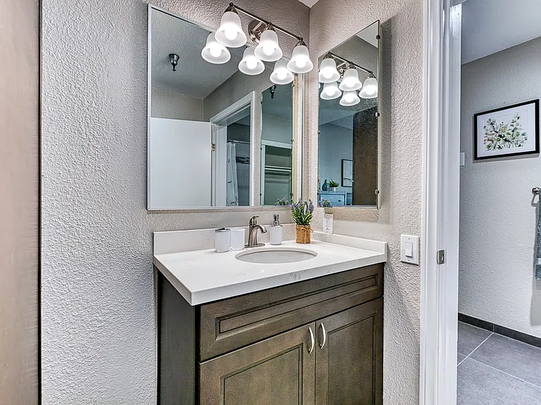 Altura Villas - 55+ Senior Apartments — Photo 13