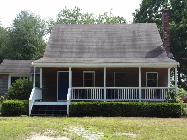 29 Beach St, Middleboro, MA 02346