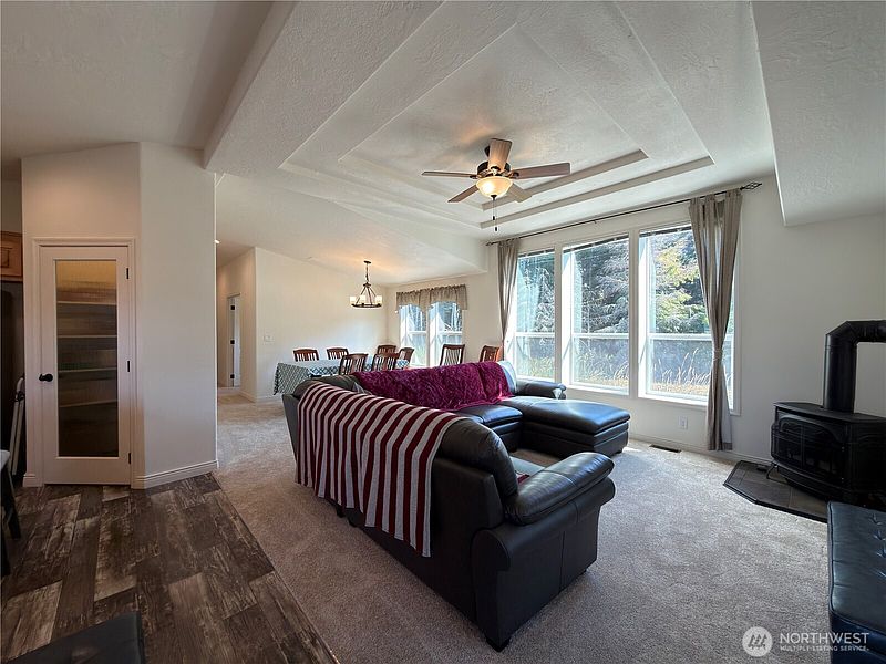 3rd image of 160 Sea Lawn Drive
