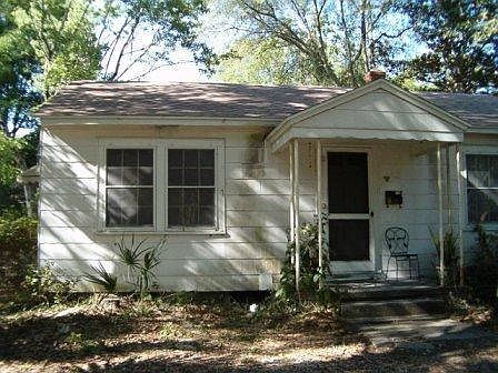 1st image of 716 NW 8th Pl