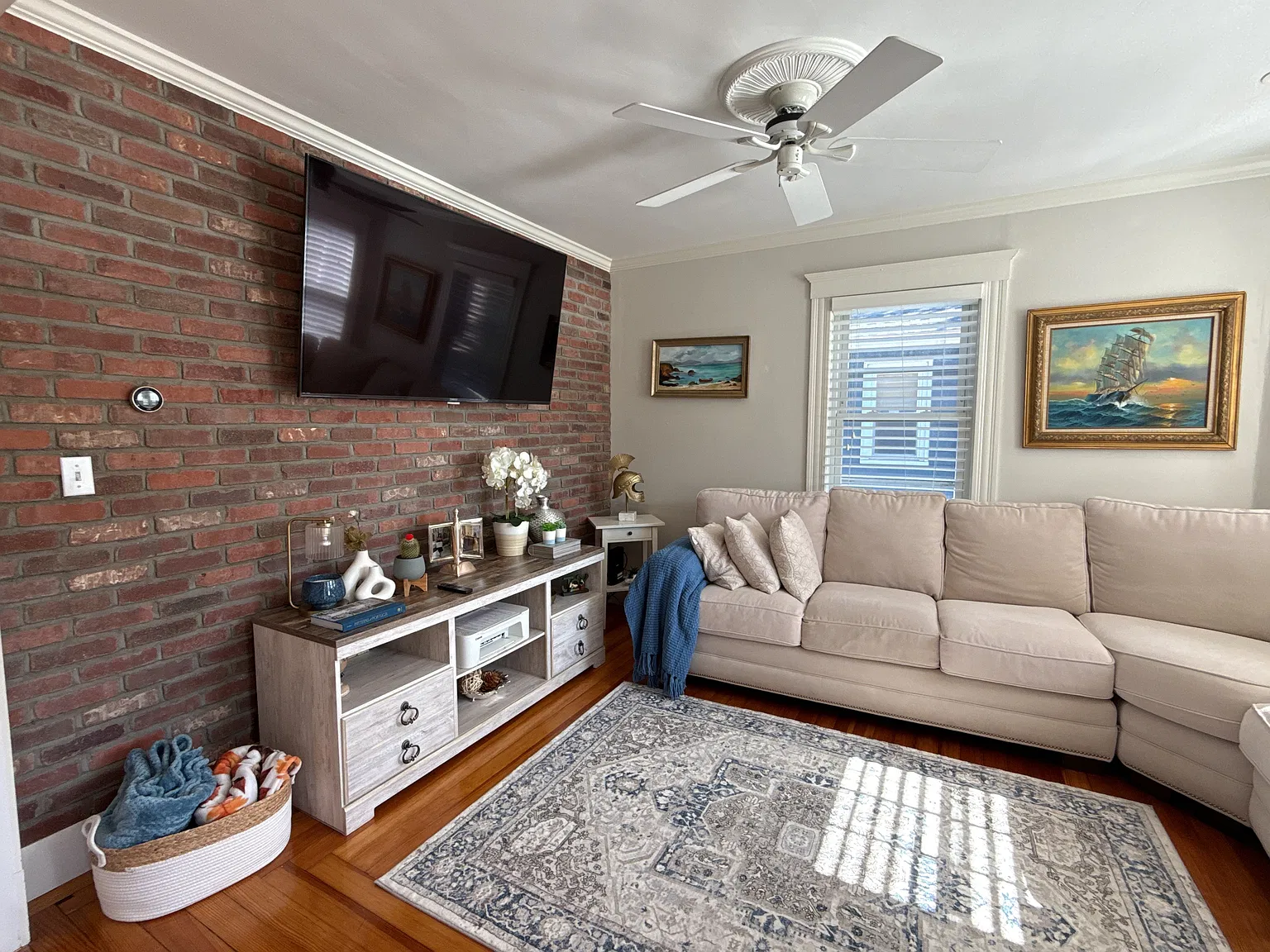 27 Walnut Street — Photo 2