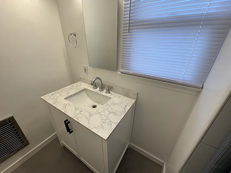 1736 S Robertson Blvd #5 — Photo 26