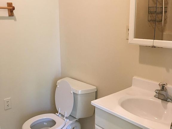 5th image of 111 Forestdale Ave