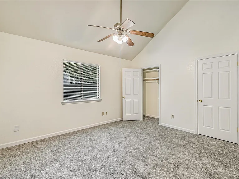 803 Valley View Dr #B — Photo 9
