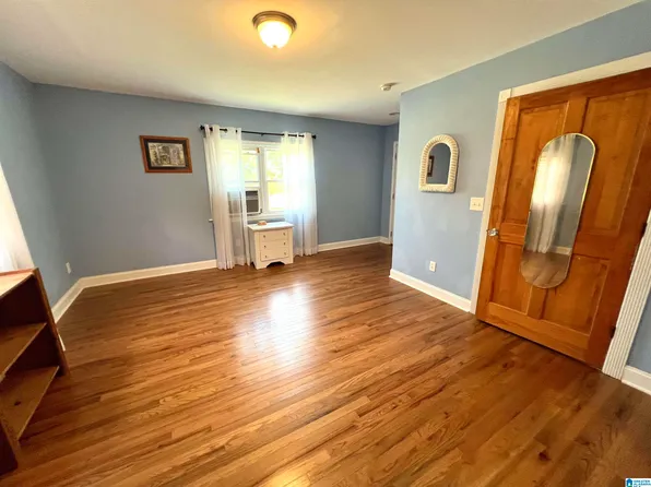 200 Fulton Rd, Columbiana, AL 35051