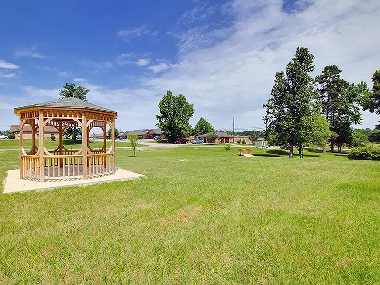 Parkview Estates — Photo 2