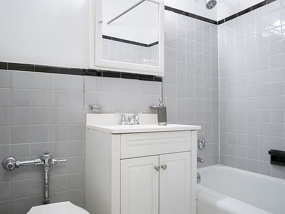 5th image of 310 E 49th St APT 6J